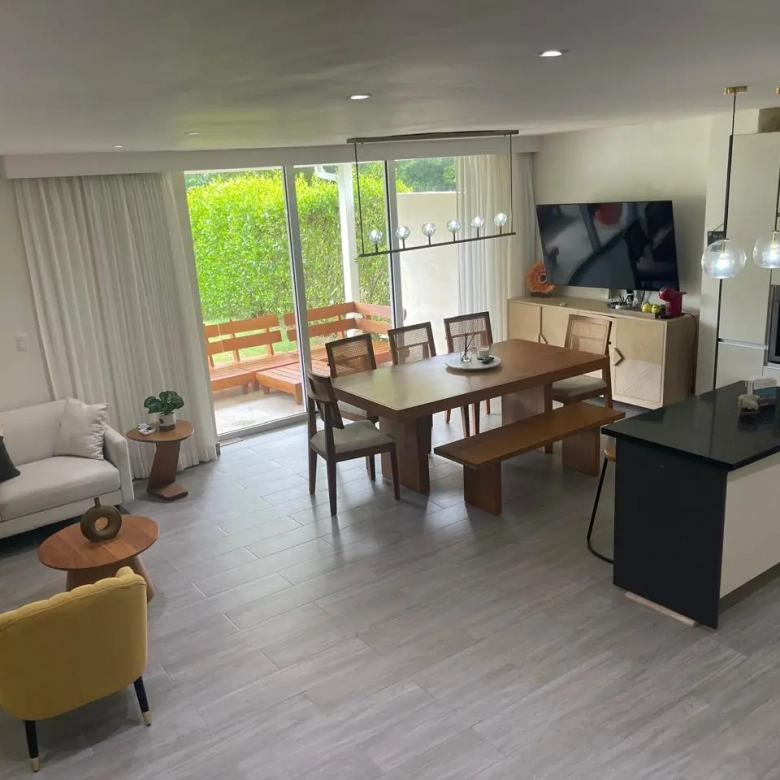 Villa Montero East Village 3‑bedroom villa with backyard and terrace locker