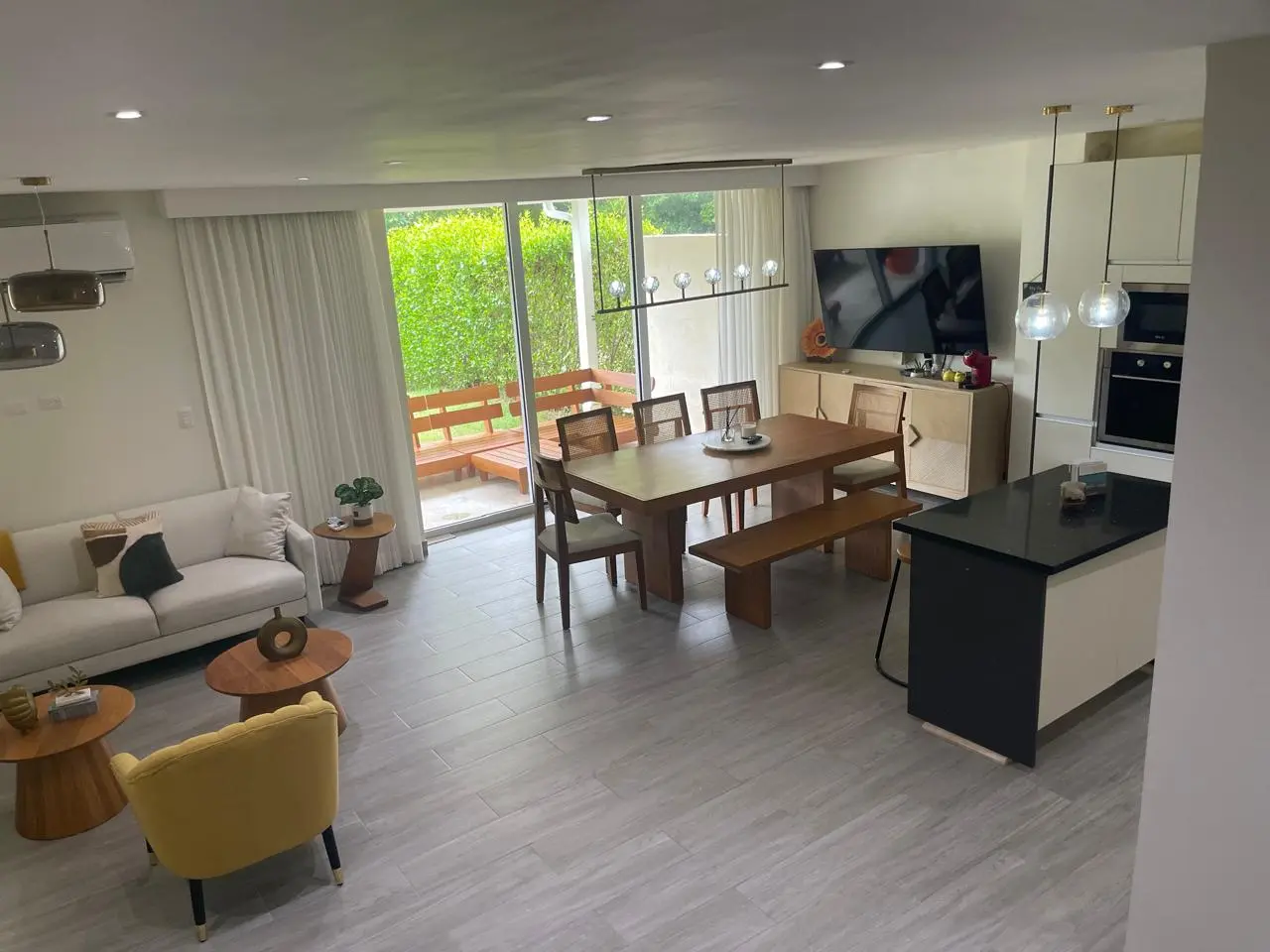 Villa Montero: Three‑Bedroom Villa with Terrace Locker and Backyard in East Village