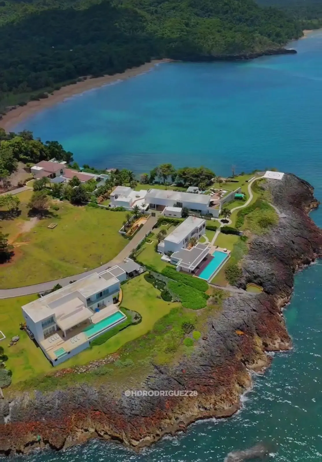 ID 4055 Villa Noah Six Bedroom Oceanfront Villa for Sale in Cap El Limon Samana (12)