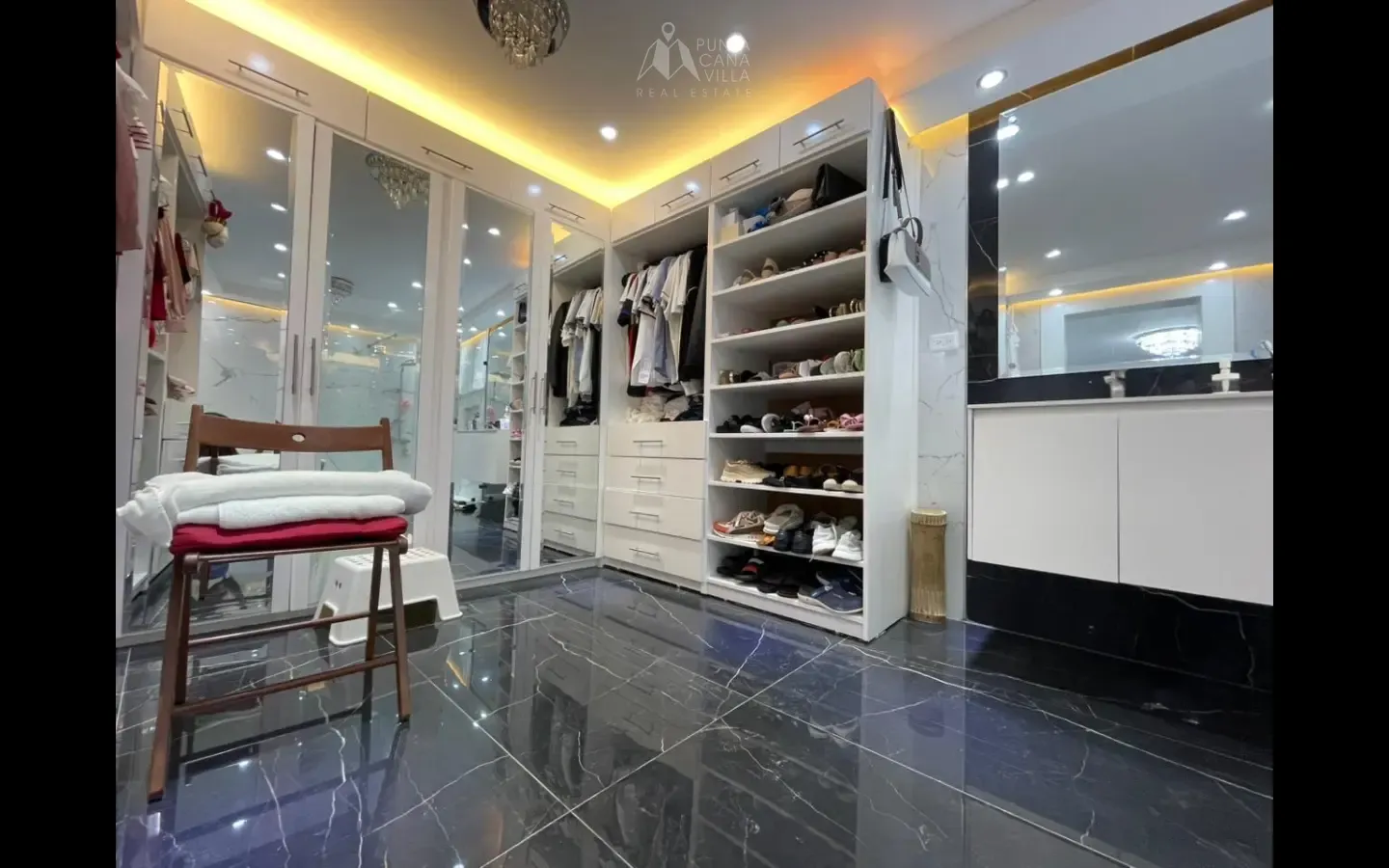 ID 4077 Respaldo Los Tres Ojos Four Bedroom House for Sale in Santo Domingo Dominican Republic (14)