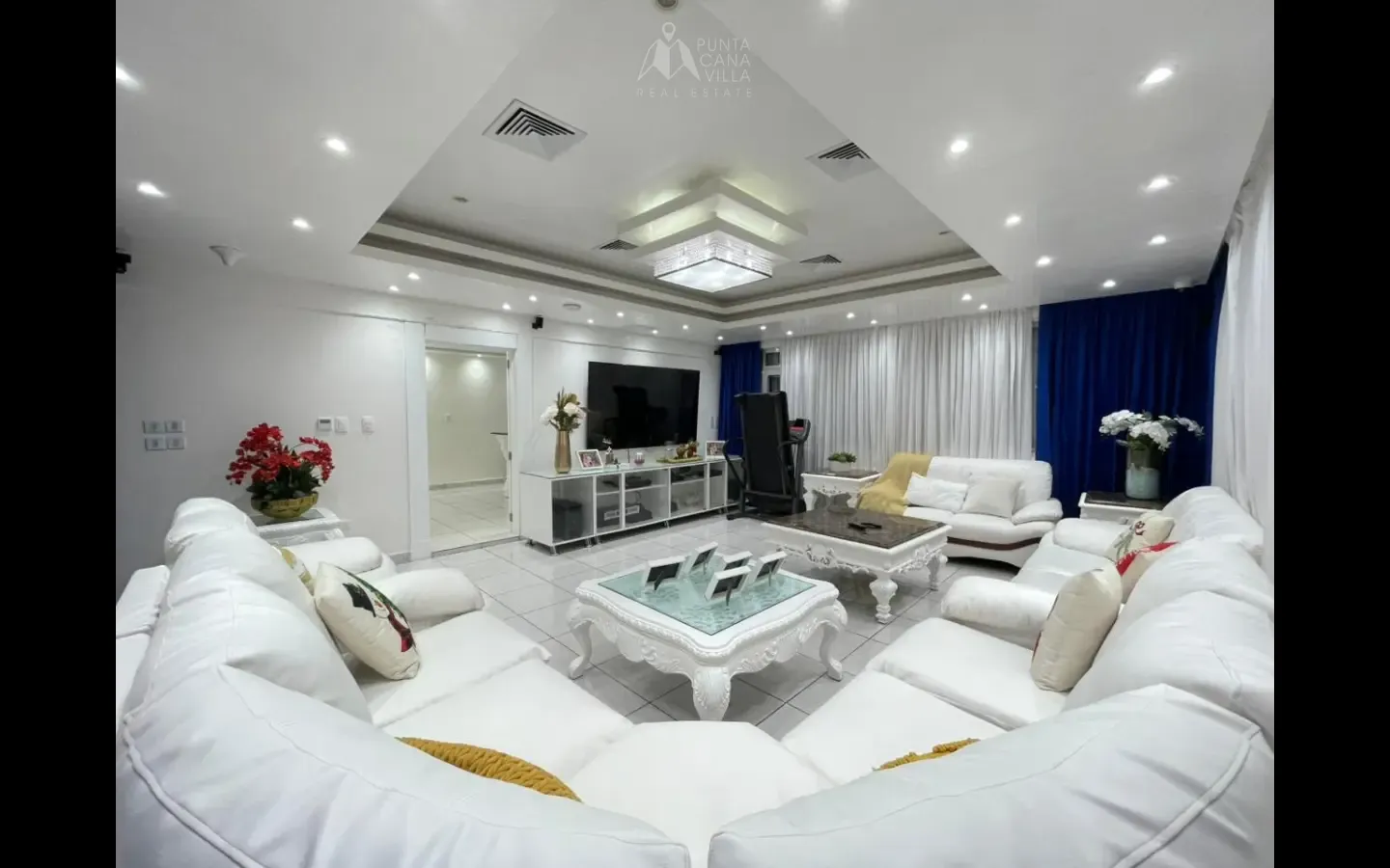 ID 4077 Respaldo Los Tres Ojos Four Bedroom House for Sale in Santo Domingo Dominican Republic (16)