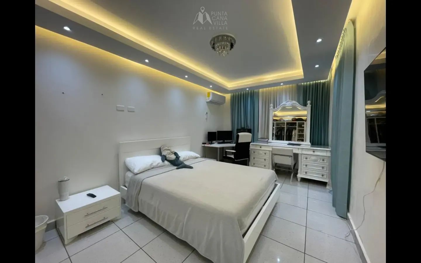 ID 4077 Respaldo Los Tres Ojos Four Bedroom House for Sale in Santo Domingo Dominican Republic (17)