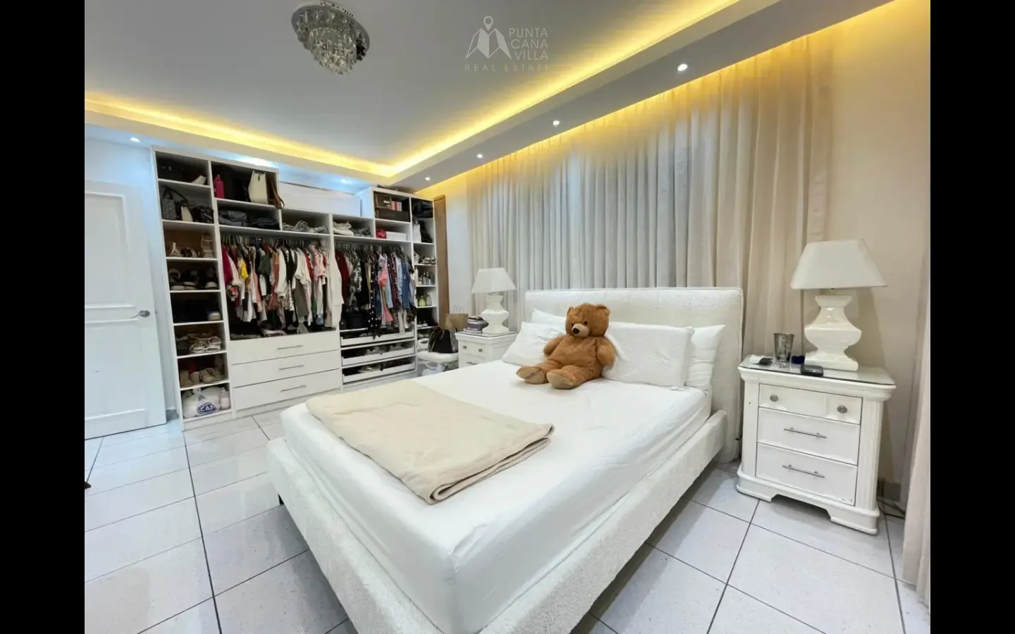 ID 4077 Respaldo Los Tres Ojos Four Bedroom House for Sale in Santo Domingo Dominican Republic (19)