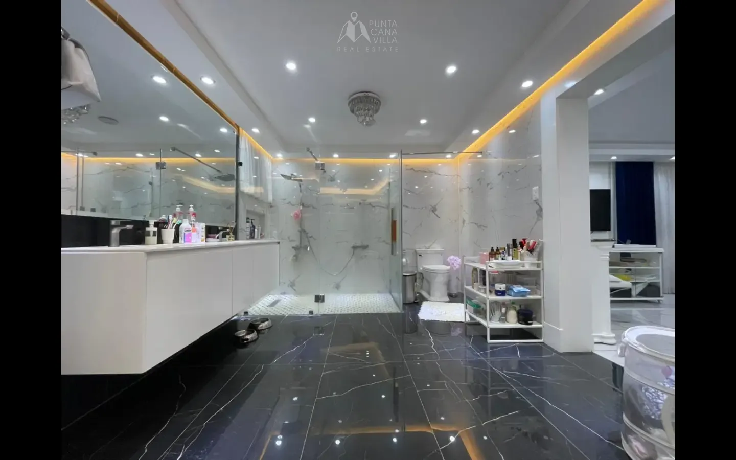 ID 4077 Respaldo Los Tres Ojos Four Bedroom House for Sale in Santo Domingo Dominican Republic (24)