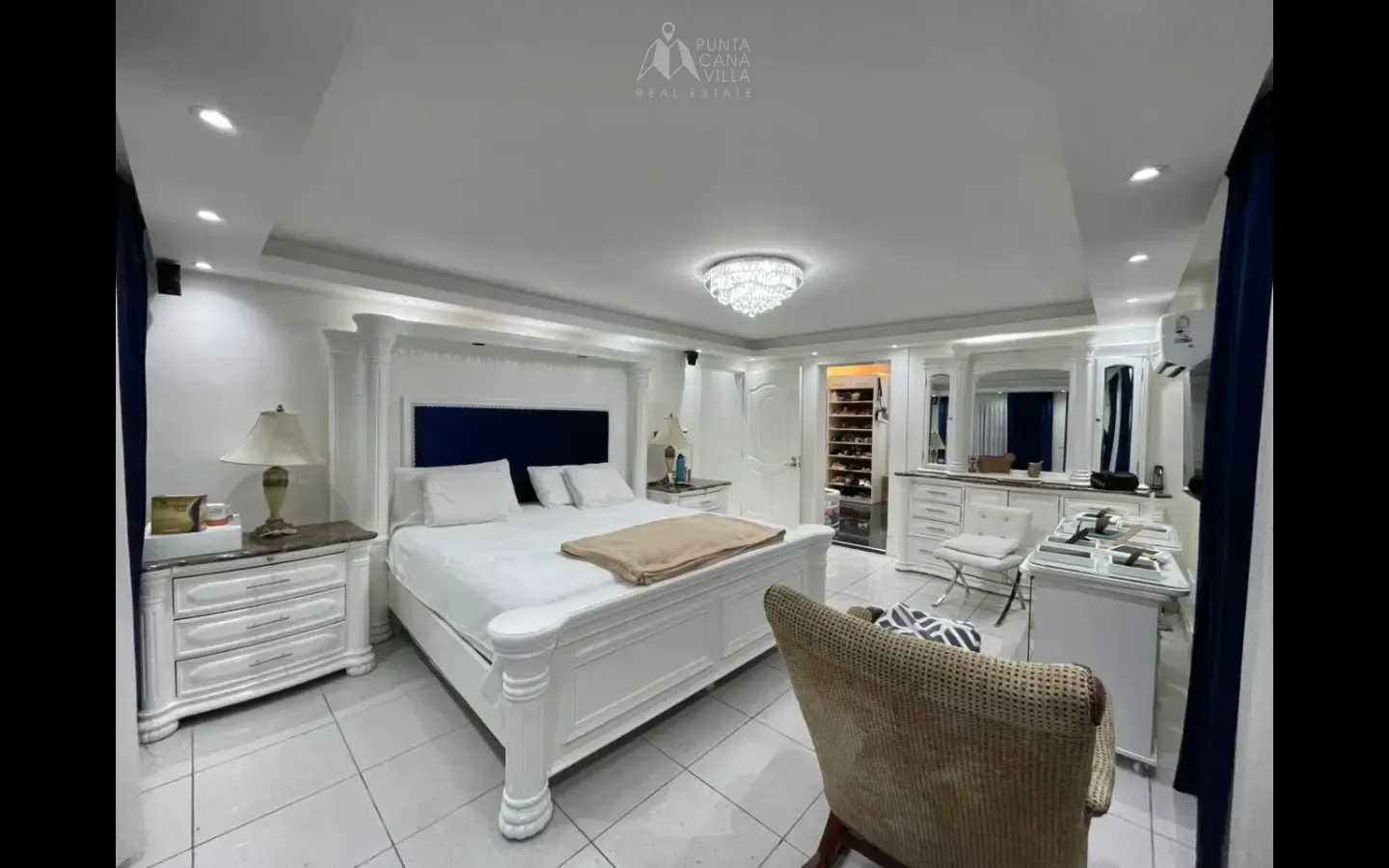 ID 4077 Respaldo Los Tres Ojos Four Bedroom House for Sale in Santo Domingo Dominican Republic (30)