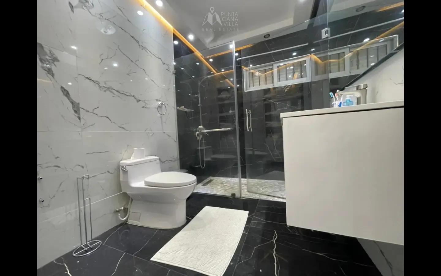 ID 4077 Respaldo Los Tres Ojos Four Bedroom House for Sale in Santo Domingo Dominican Republic (8)